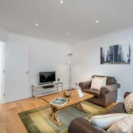 Aval Splendid Apartment Near Vauxhall Tube-2