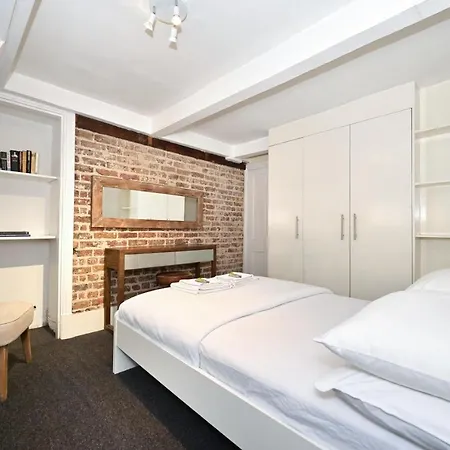 Soho, Piccadilly & Chinatown - Two Bedroom & Two Double Beds Apartment-2