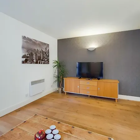 Capital Stay Aldgate - Two Bed Apartment-3