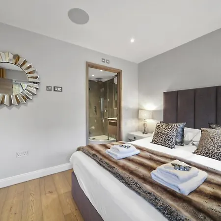 Lux 2 & 3 Bed Apartments In Camden Town Free Wifi By City Stay Aparts London-2