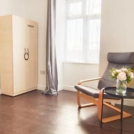 Acacia Flat 189 In Wembley-2