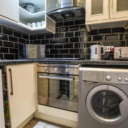 Rare Central London Gem Close To Transport Links-3