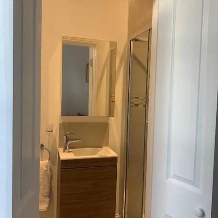 Beautiful One Bedroom Flat In The Heart Of Notting Hill Gate-3