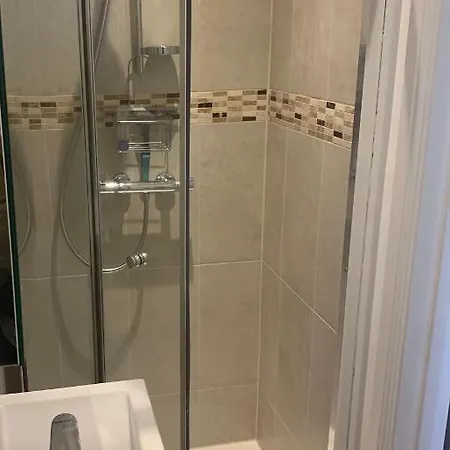 Beautiful One Bedroom Flat In The Heart Of Notting Hill Gate-2
