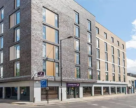 Premier Inn London Hackney-3