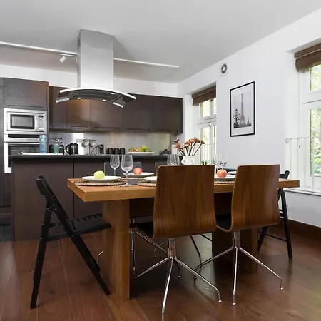 Best Location 2 Bedr, 3 Beds, Covent Grdn, China Town-2