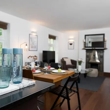Best Location 2 Bedr, 3 Beds, Covent Grdn, China Town-3