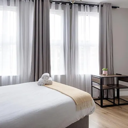 Kilburn City Suites-3
