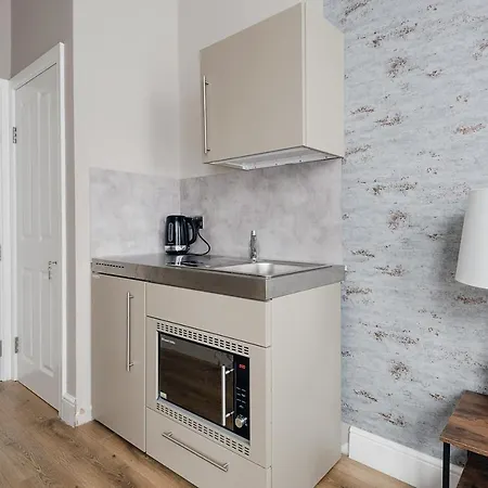 Kilburn City Suites-3