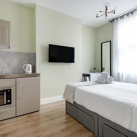 Kilburn City Suites-2