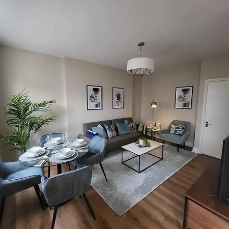 1 Bed Apartment Russell Square-3