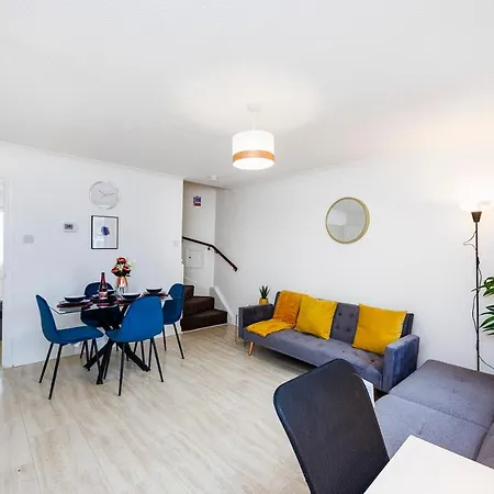 Cosy 2 Bed House W Parking Nr Excel Docklands-2