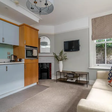 5 Doughty Street - Urban Apartments-3