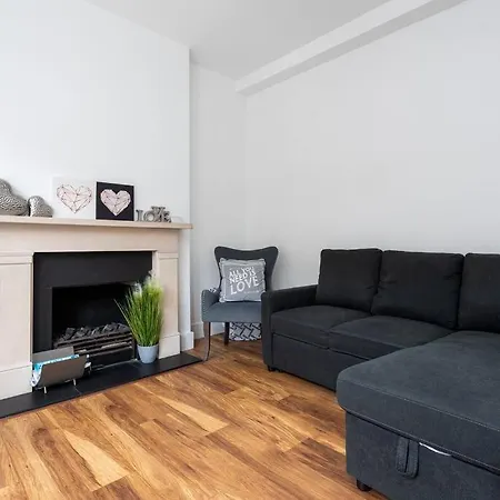 Beautiful Apartment By Hyde Park Ss2-3