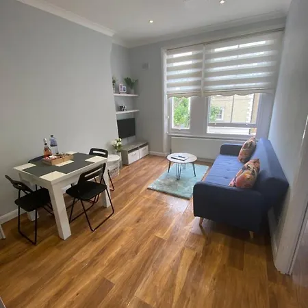 Stunning 2 Bed Flat In Ladbroke Grove-2