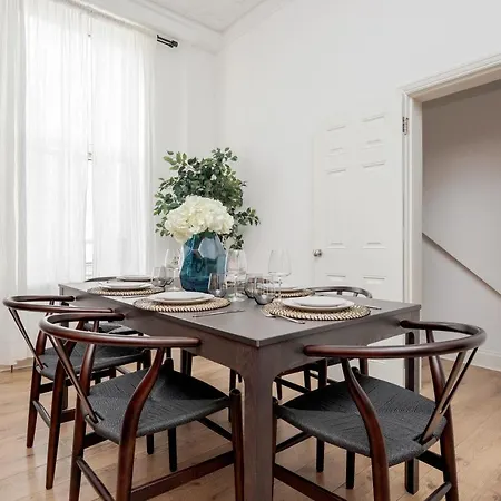 Elegant 3Bed Apartment In Kensington Olympia-3
