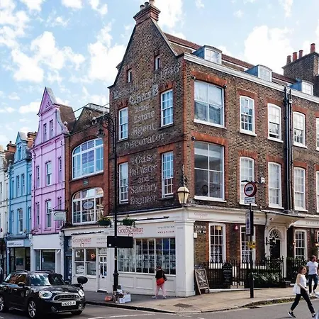 Elegant 1 Bed Apartment- Hampstead Village-3