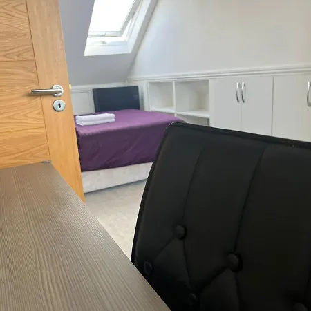 Deluxe Homestay Near Tottenham Hotspur Stadium-3