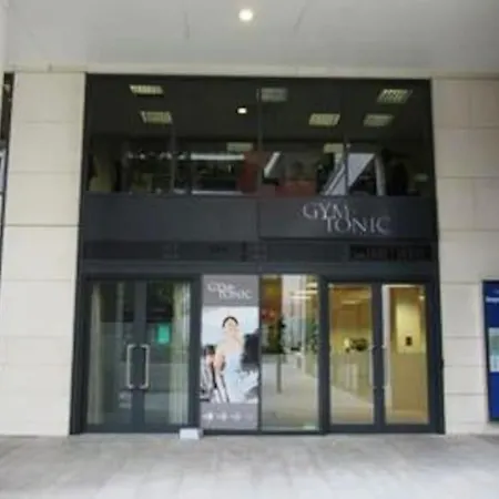 Thames View Apartment, Imperial Wharf-3