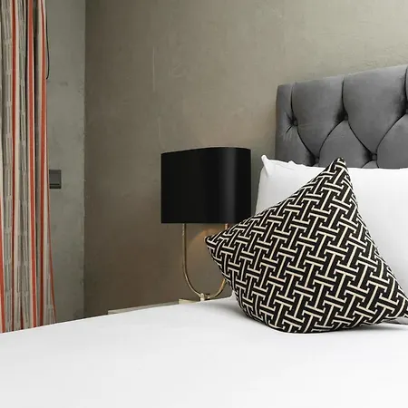 Penthousestays Nr Notting Hill - Luxury 2 Bedroom King Bed Apartment - Near Portobello Road-2