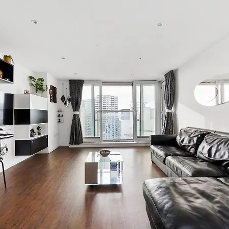 Two Bedroom Apartment - London Excel Stays-2