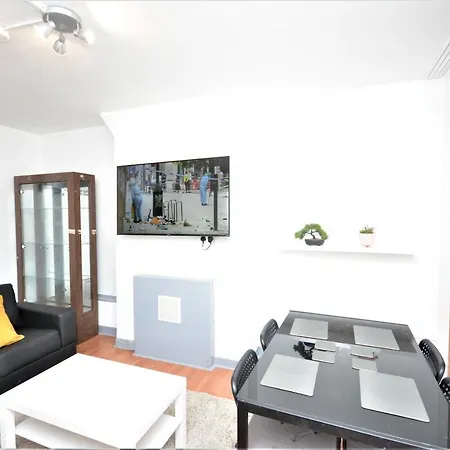 Beautiful London 2 Bedroom Flat Near Finsbury Park-3