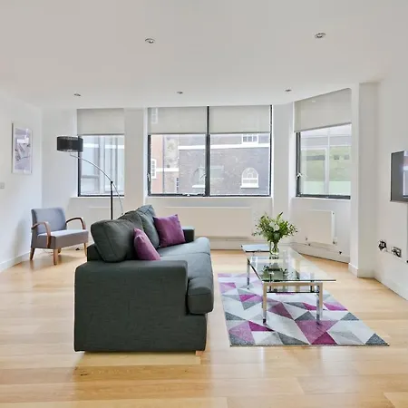 Red Lion Court By City2Stay-3