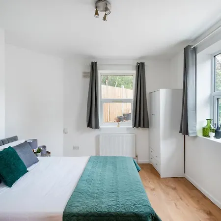 Apartments In Brixton Next Door To Brockwell Park-3