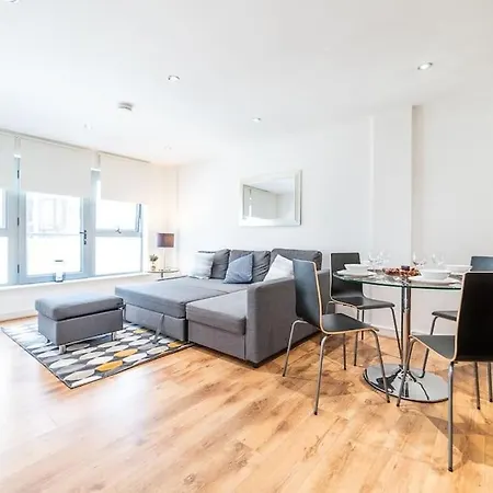 Liverpool St Shoreditch London Terrace Apartment-2