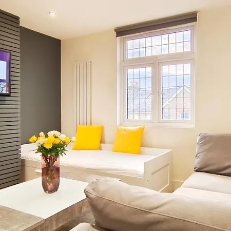 First Floor Flat 1 Northwood-3