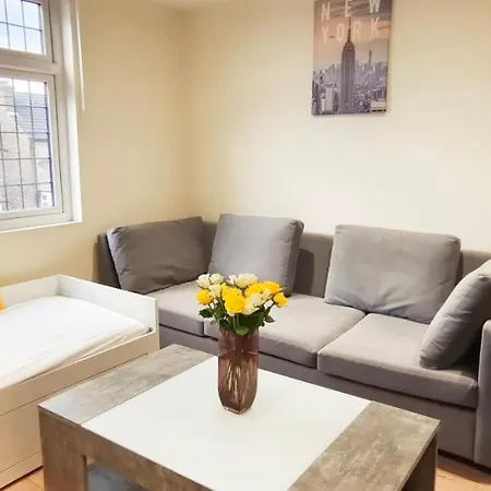 First Floor Flat 1 Northwood-2