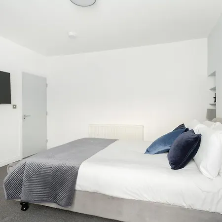 Stunning And Spacious 4 Bed Apr Next To Bricklane-2