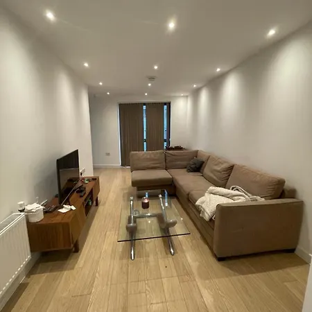 Amazing Apartment Moments Away From The Heart Of London-3