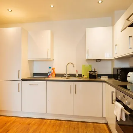 Lovely Room In Modern Apartment-2