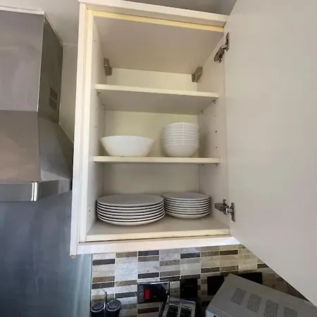 Lovely Two Bed Flat-2