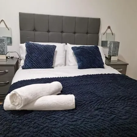 Impeccable 2-Bed House-2