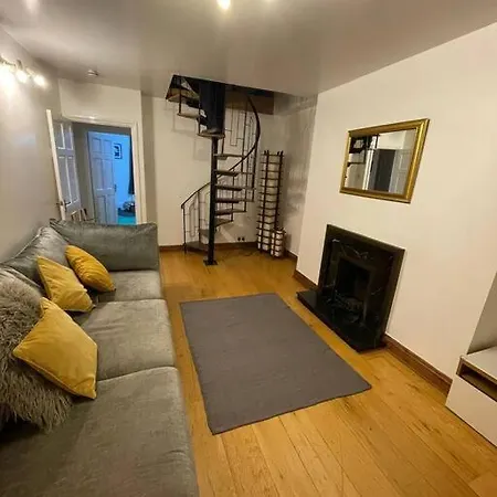 3 Double Bedroomed Flat, Acton. London, Uk-3
