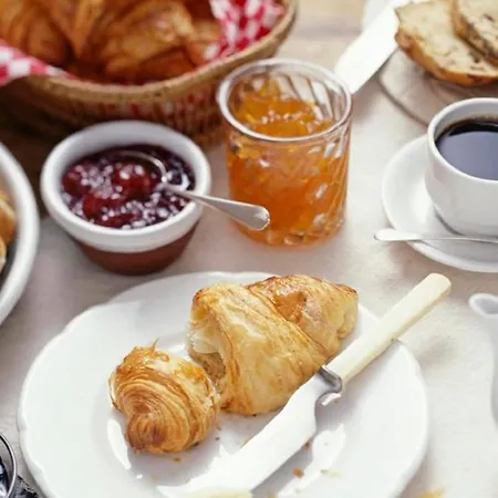 Alross Room With Breakfast-3