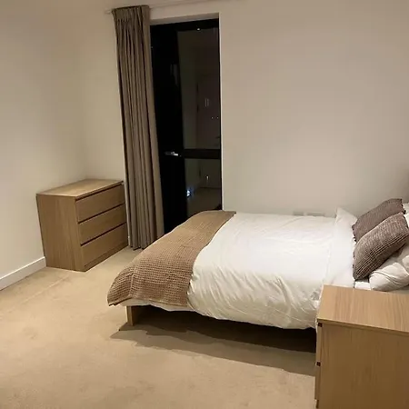 Modern 2 Bed - Olympic Park Stratford-2