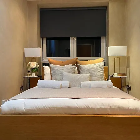 Stunning Westminster Apartment - 9 Albert-2