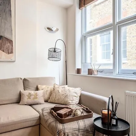 Covent Garden Gem Apartment-3