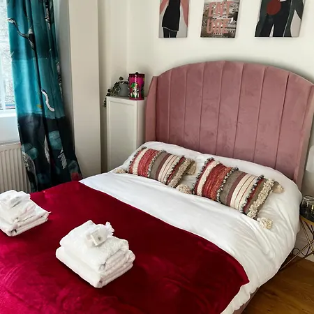 Cozy Flat London-3