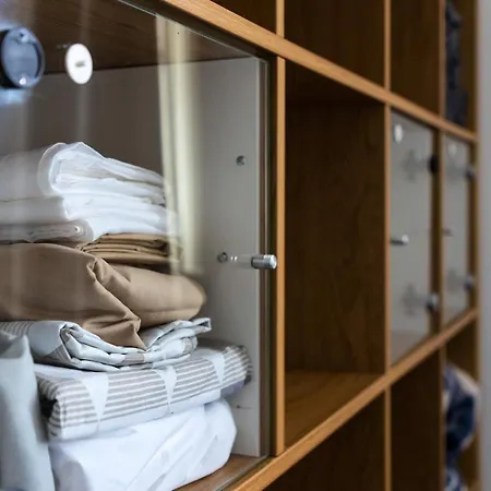 Entire Luxurious Flat Sleeps 4 Persons-3
