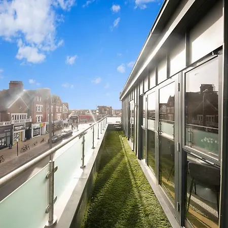 3Bed Penthouse 10Min To Wimbledon Tennis Courts-3