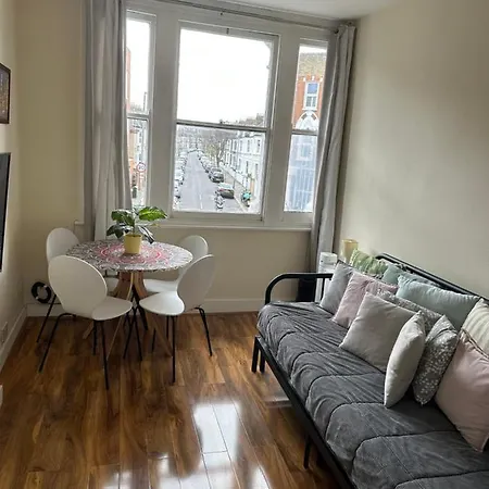 Apartment Lavender Hill-2