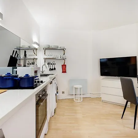 Soho View Urban Apartment-3