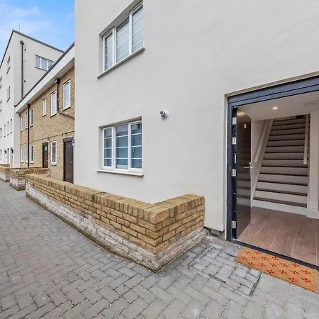 Holiday Home Sleep 8 Central london 9elms-2