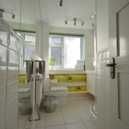 Flat In The Heart Of Camden Town-2