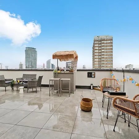 Luxury Penthouse London With Enviable Views-2