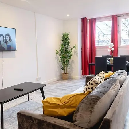 2 Bed With Free Parking-2